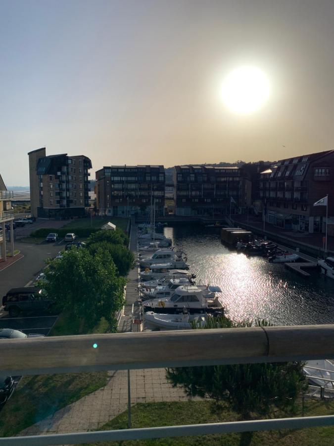 Blue Bay Studio Terrasse Deauville Luaran gambar